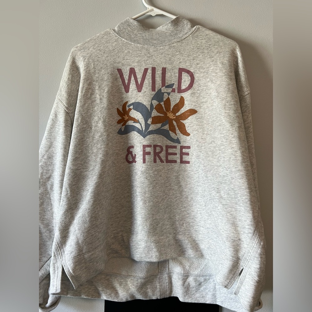 Old Navy “Wild & Free” gray mock neck pullover- size large
